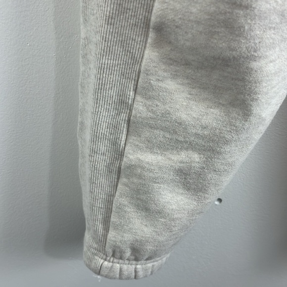 Aritzia TNA Cozy Boyfriend Cream-Coloured Joggers - Picture 4 of 12